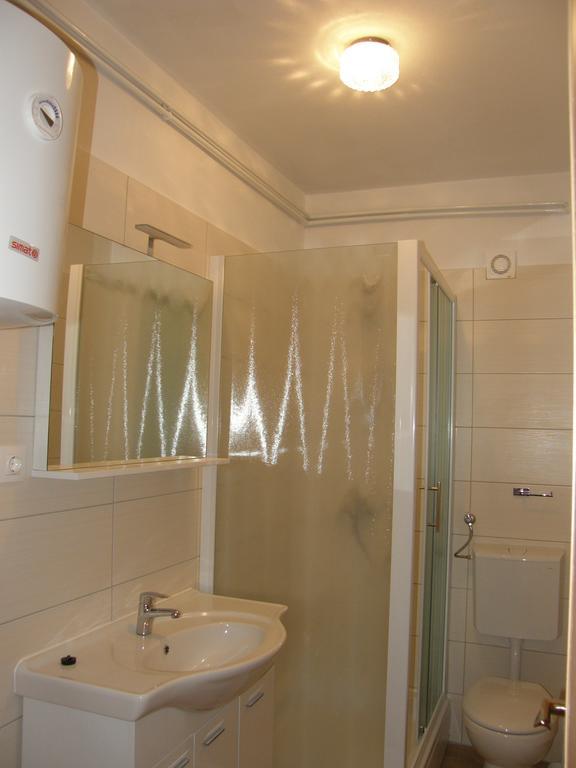 Apartments Marino Povljana Bagian luar foto