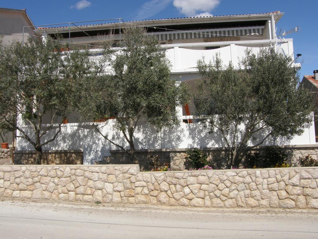 Apartments Marino Povljana Bagian luar foto