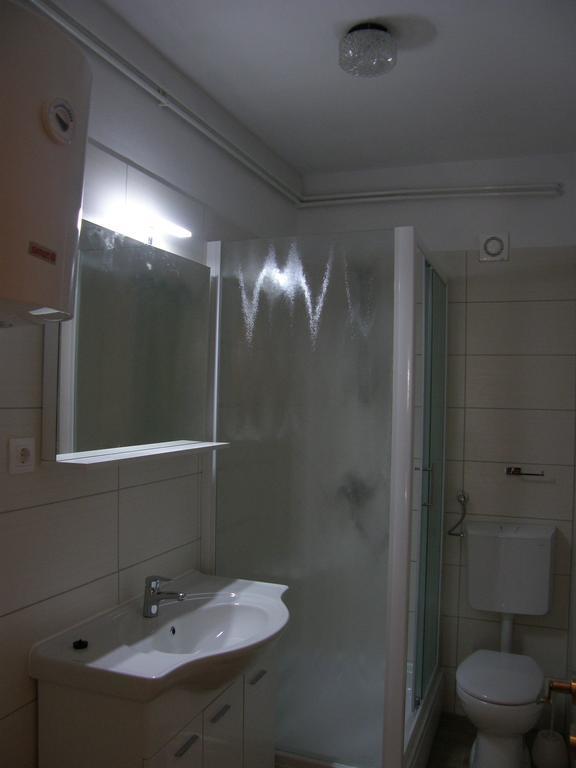 Apartments Marino Povljana Bagian luar foto