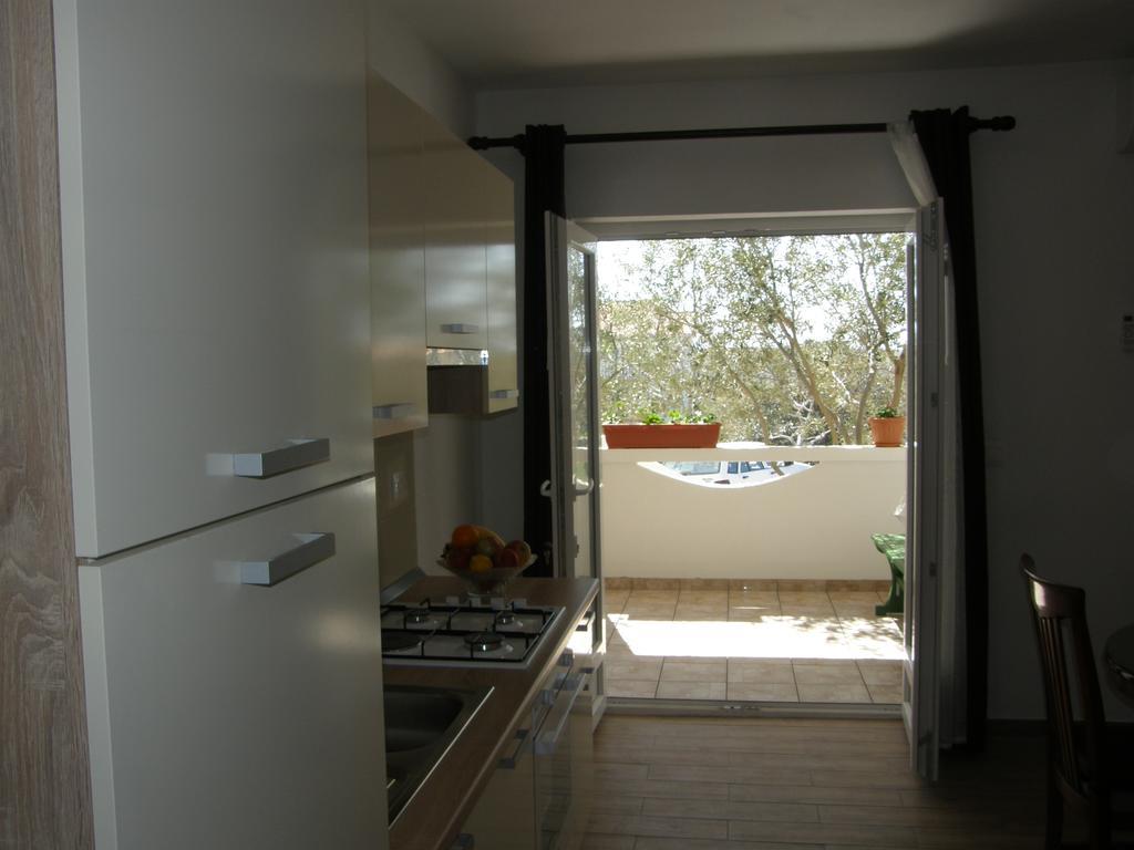 Apartments Marino Povljana Bagian luar foto
