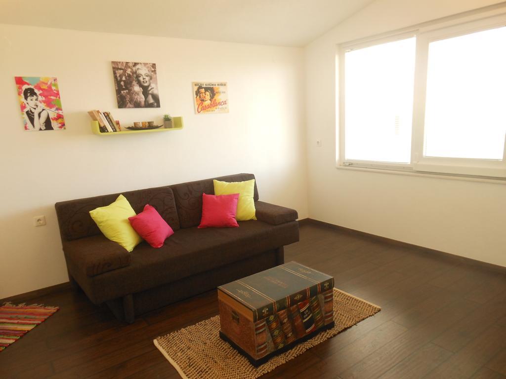 Apartments Marino Povljana Bagian luar foto