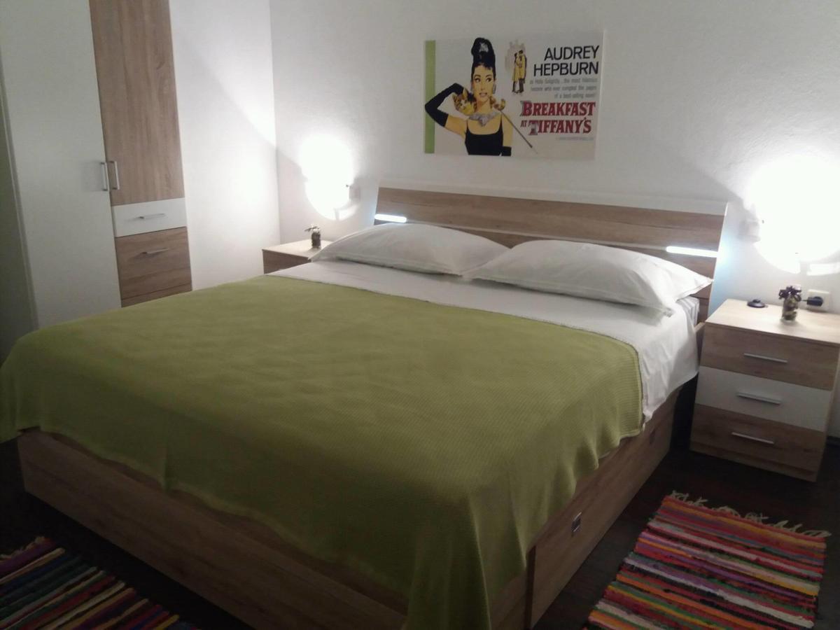 Apartments Marino Povljana Bagian luar foto