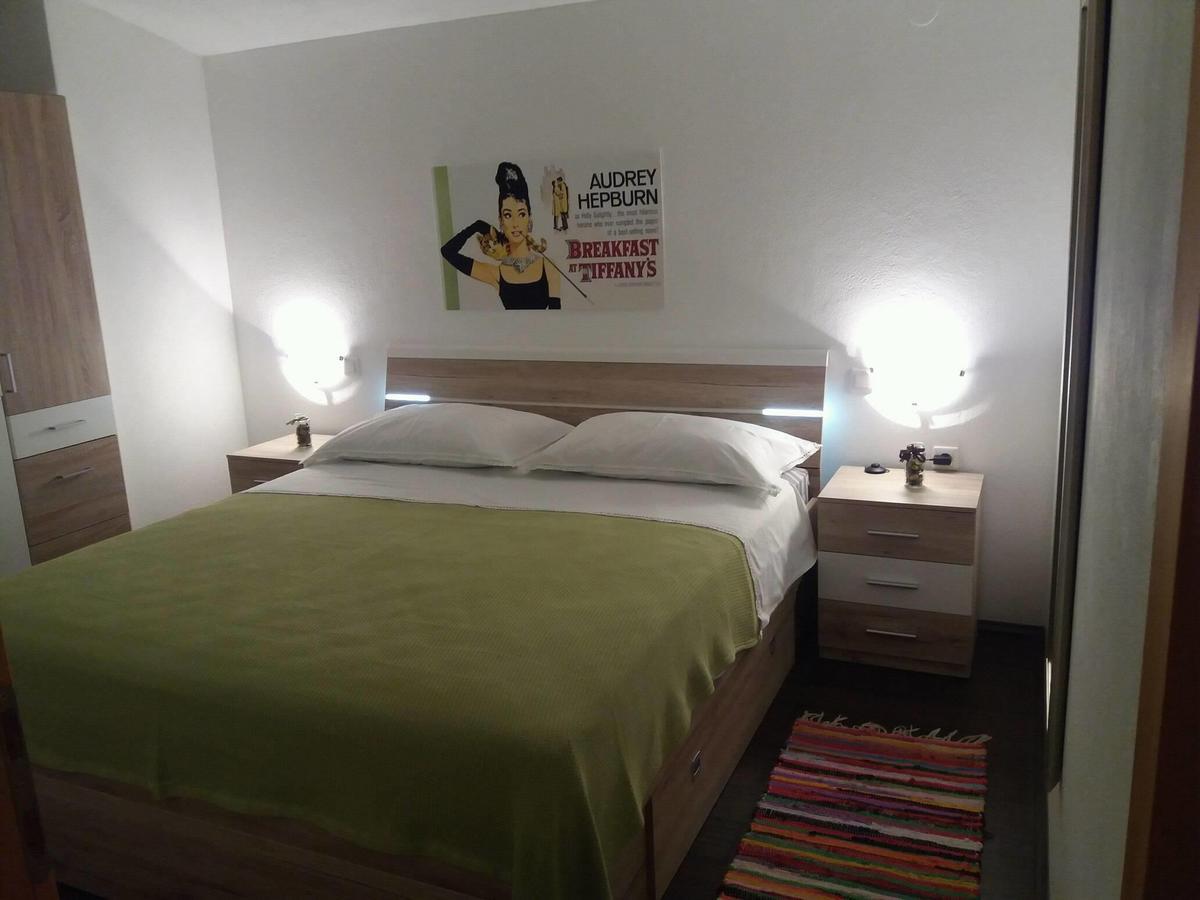 Apartments Marino Povljana Bagian luar foto